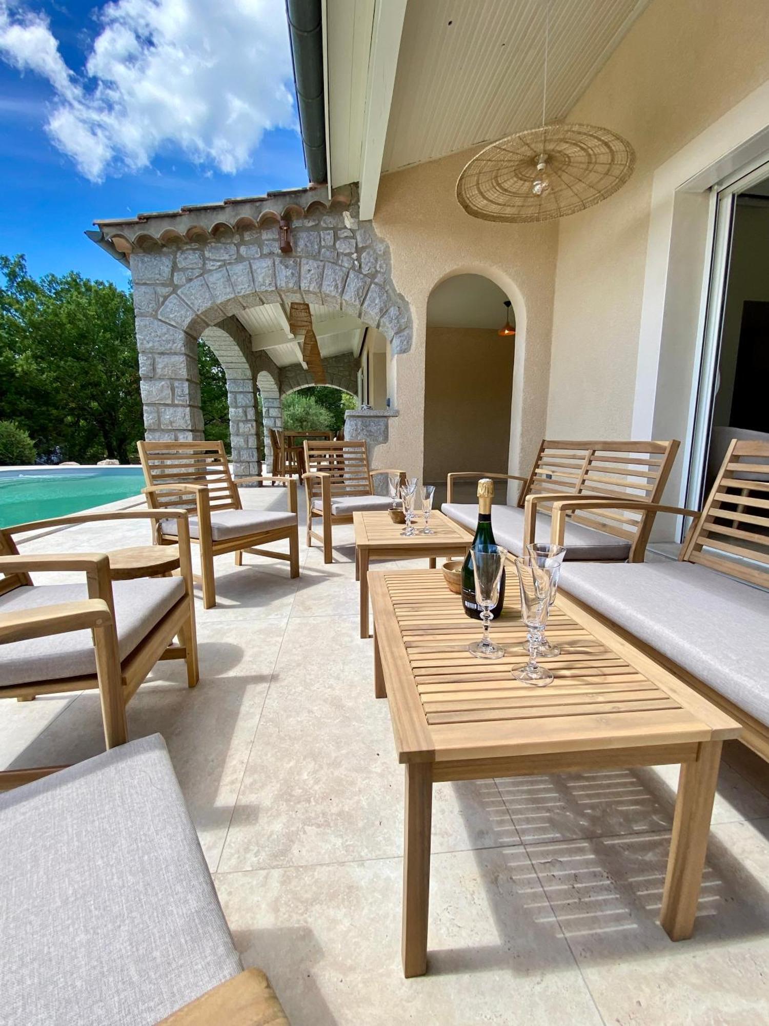 Maison Pour 12P, Piscine A Debordement Chauffee D'Avril A Octobre Inclus Ruoms Luaran gambar