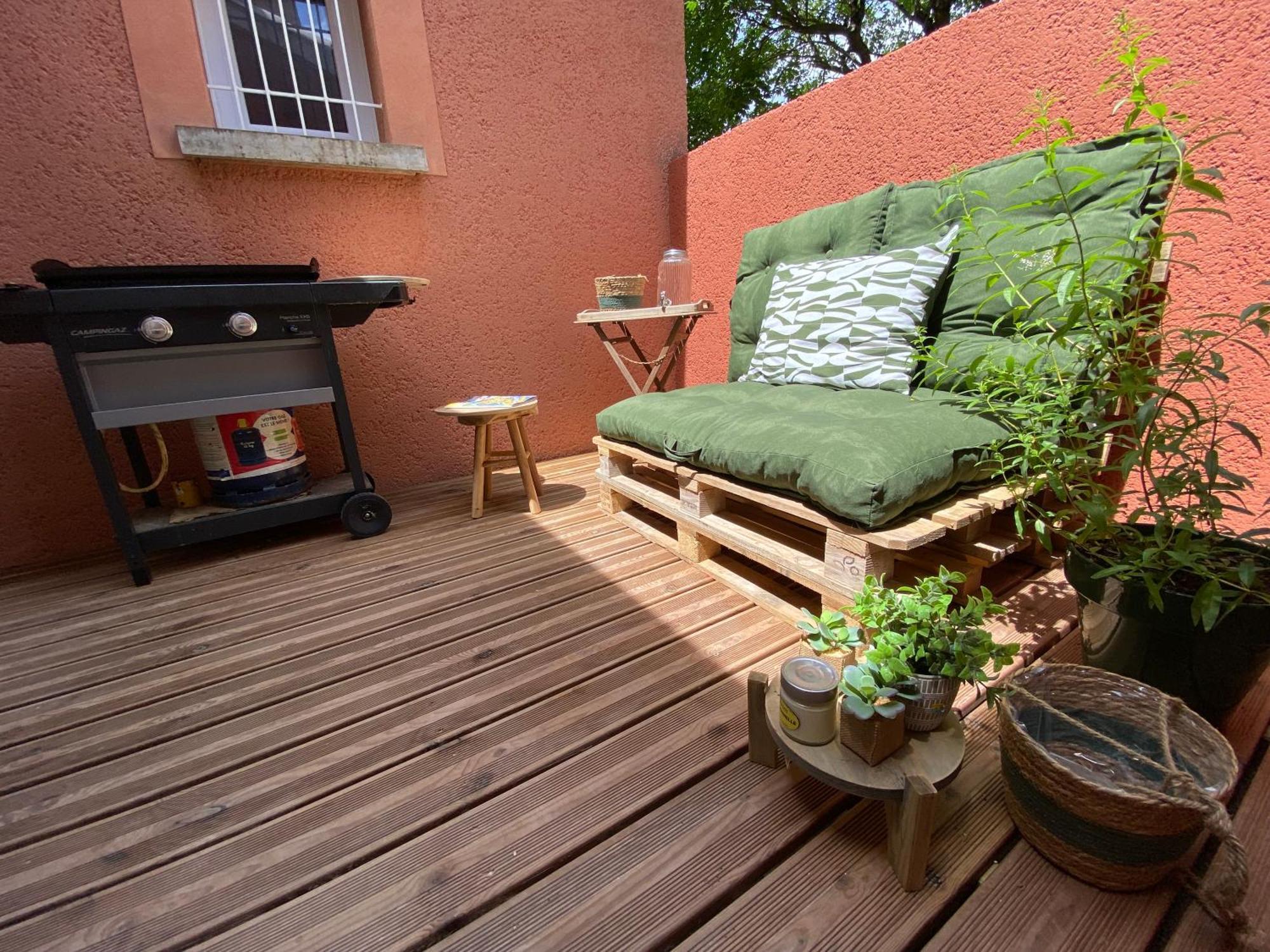 Maison Pour 12P, Piscine A Debordement Chauffee D'Avril A Octobre Inclus Ruoms Luaran gambar