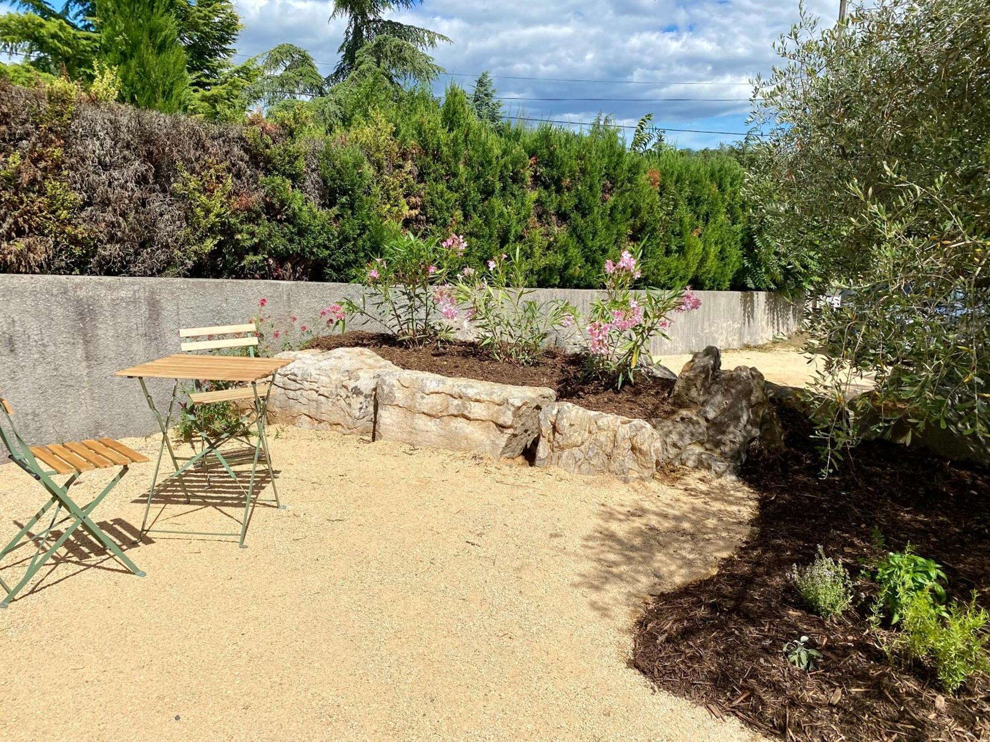 Maison Pour 12P, Piscine A Debordement Chauffee D'Avril A Octobre Inclus Ruoms Luaran gambar
